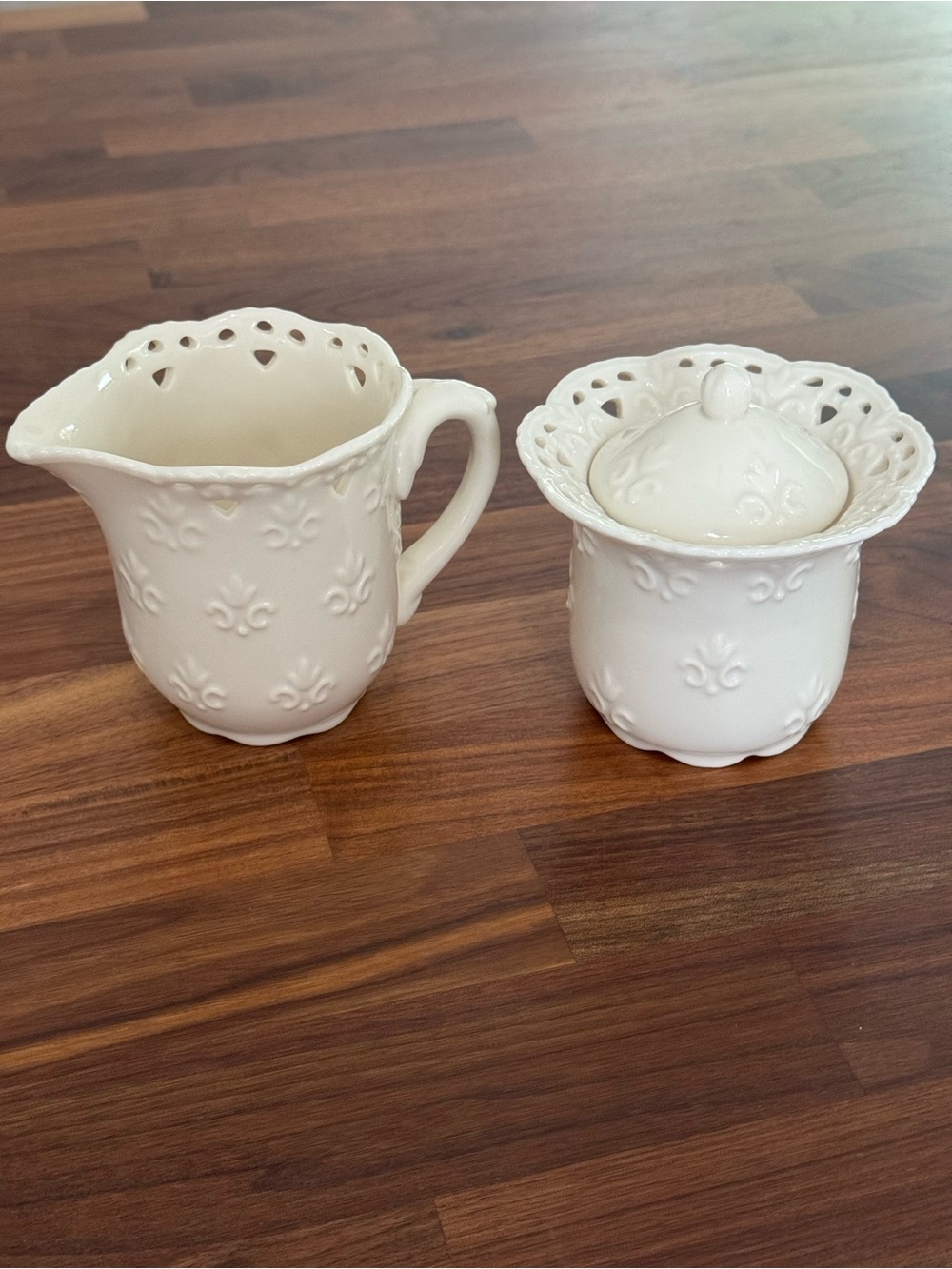 Skye McGhie “Cream Lace” Fine Porcelain Cream Pitcher/Sugar Bowl 2004